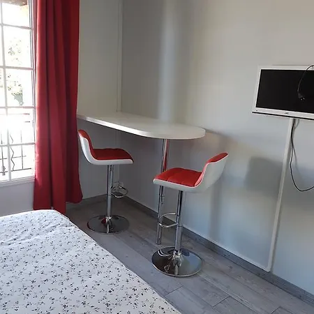 La Combe Joseph Frühstückspension Remoulins